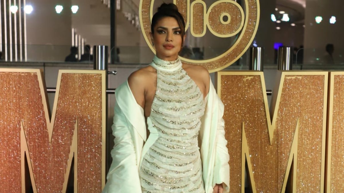 Priyanka Chopra Jonas And Other Stars Dazzle At Jio MAMI Mumbai Film ...